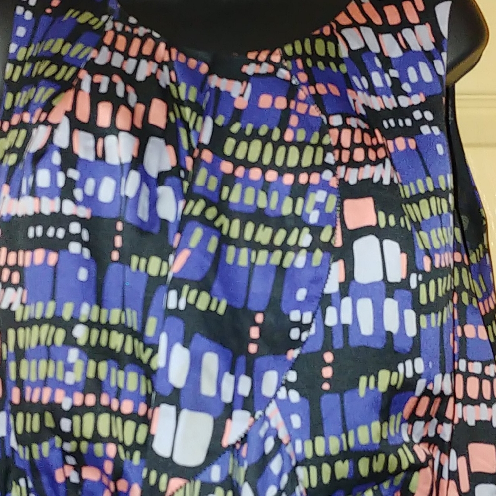 Fun dress - Picture 3 of 5